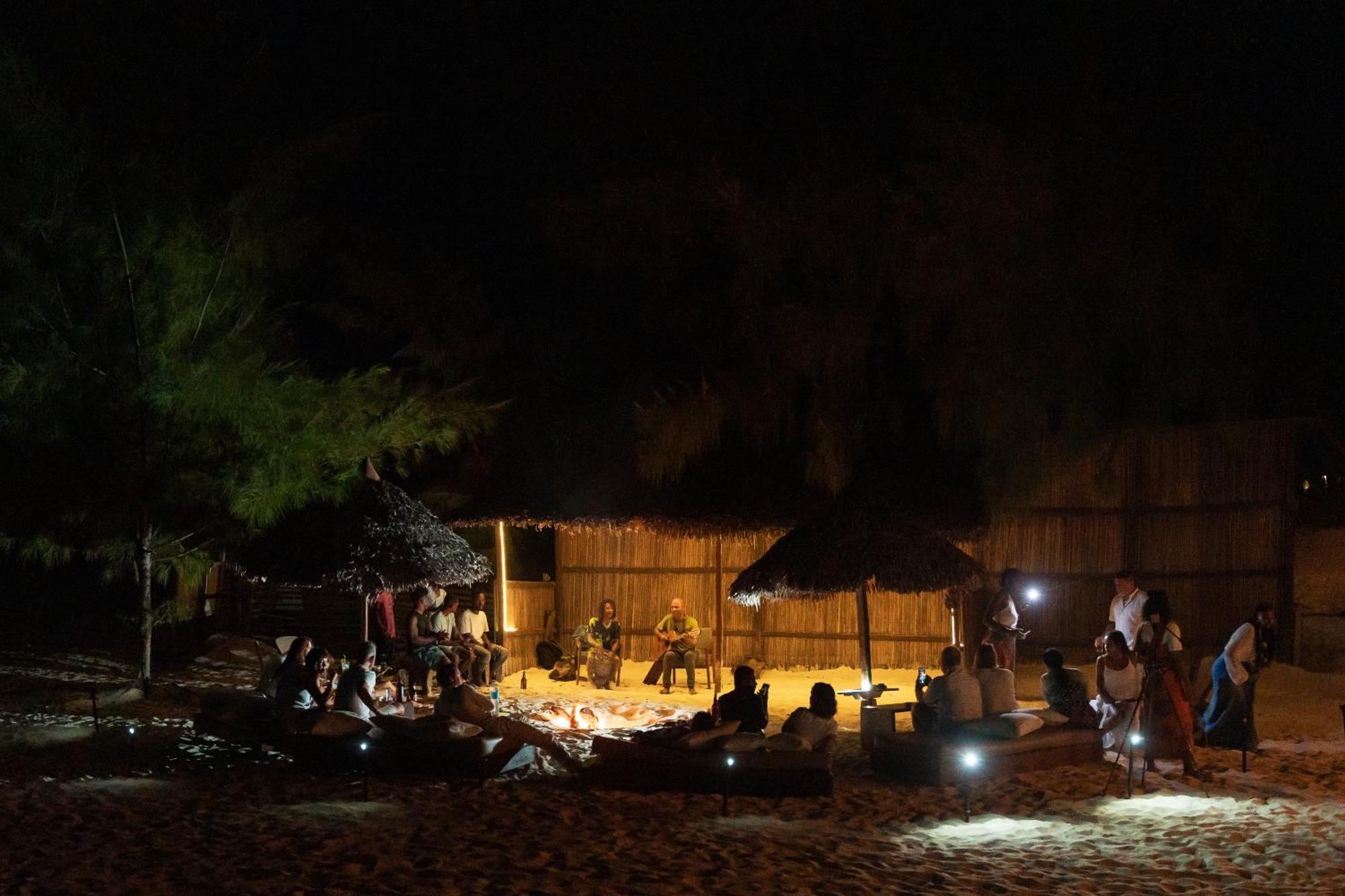 Madakitecamp Hotel Antsiranana Bagian luar foto