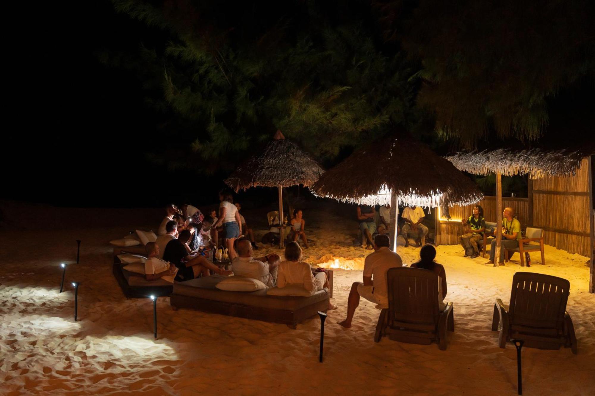 Madakitecamp Hotel Antsiranana Bagian luar foto